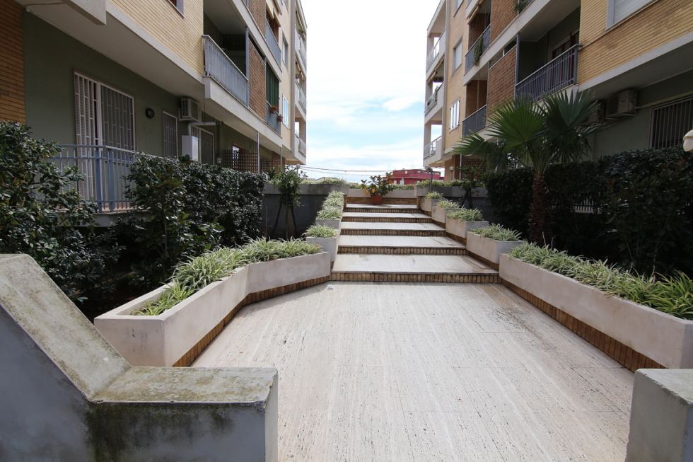 Siracusa vendita appartamento con giardino privato