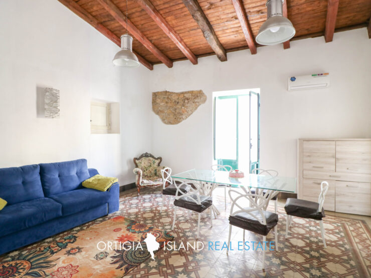 Ortigia for sale apartment with independent entrance