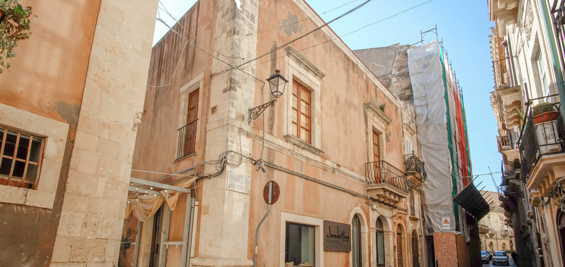 Ortigia via delle maestranza Locale commerciale in vendita