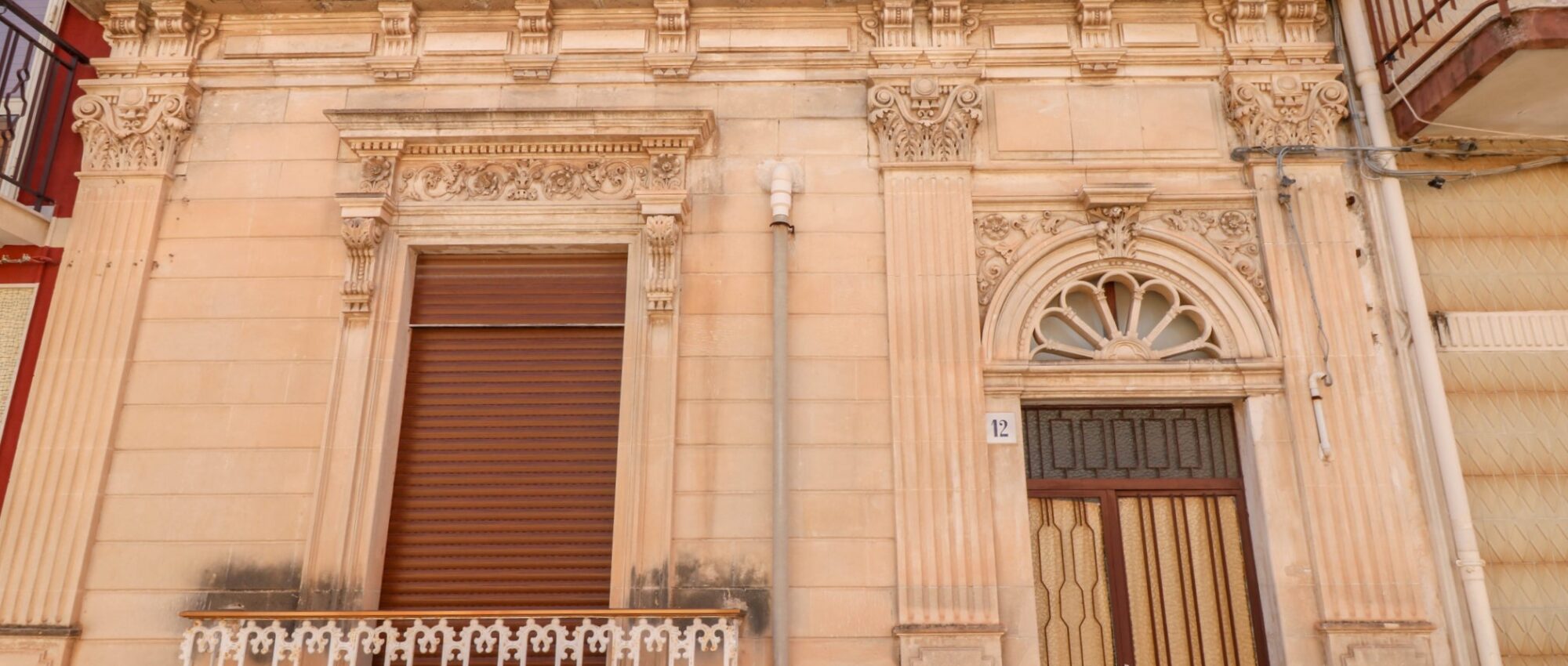Canicattini Bagni indipendente stile liberty in vendita
