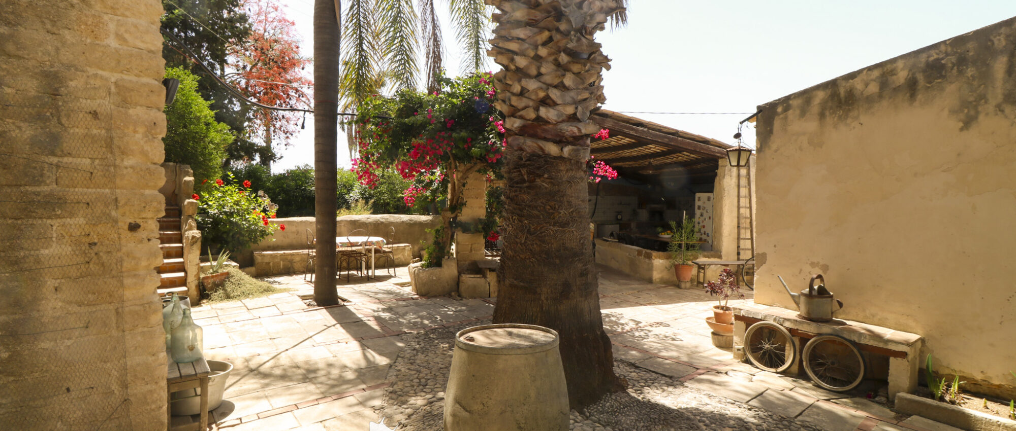 SIRACUSA CASOLARE DA RESTAURARE CON ANNESSO TERRENO IN VENDITA SIRACUSA CASOLARE DA RESTAURARE CON ANNESSO TERRENO IN VENDITA