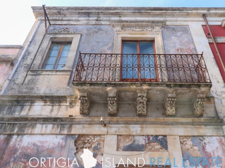 Canicattini Bagni in vendita indipendente liberty da ristrutturare