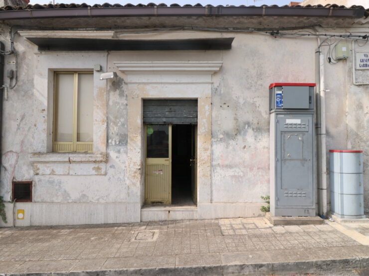 Canicattini Bagni indipendente da ristrutturare