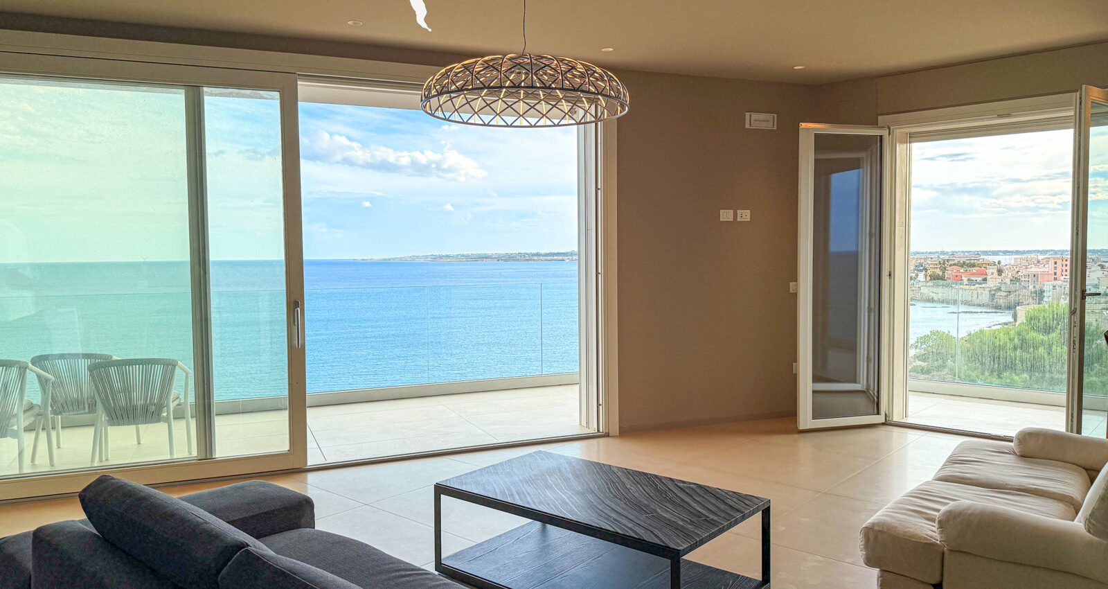Appartamento di lusso fronte mare Appartamento di lusso fronte mare